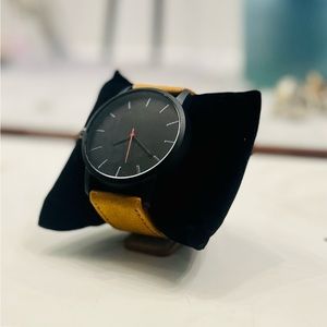Men’s minimalist quartz watch